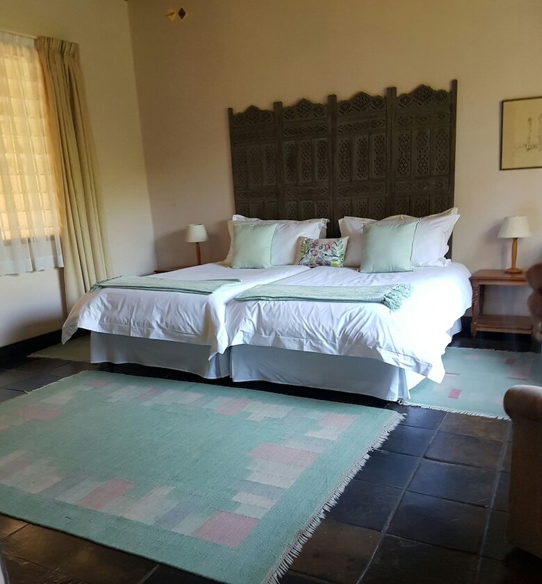 Hotel Laughing Waters Guest House