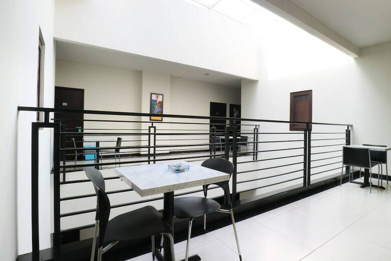 Hotel Sky City Home