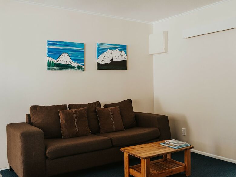 Hotel Tongariro Crossing Lodge