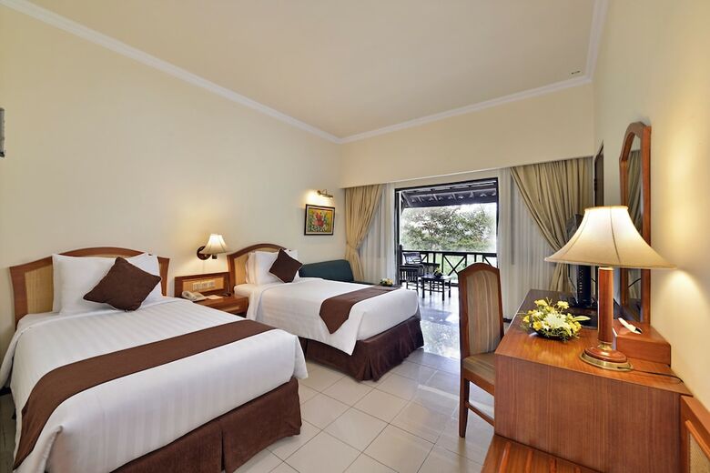 Grand Whiz Hotel Trawas