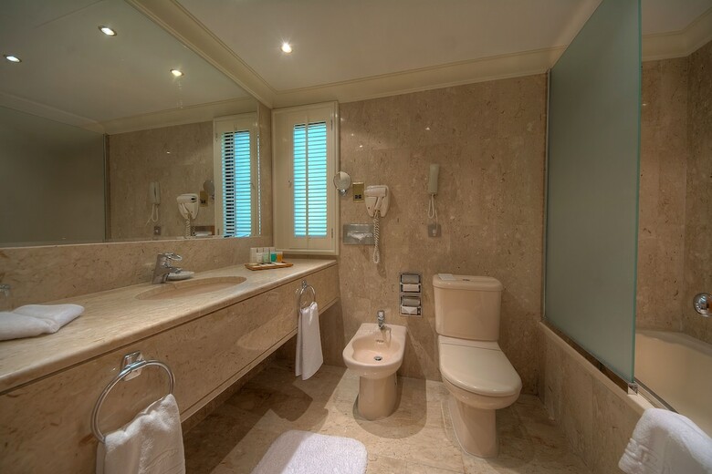 Hotel Dubai Marine Beach Resort & Spa