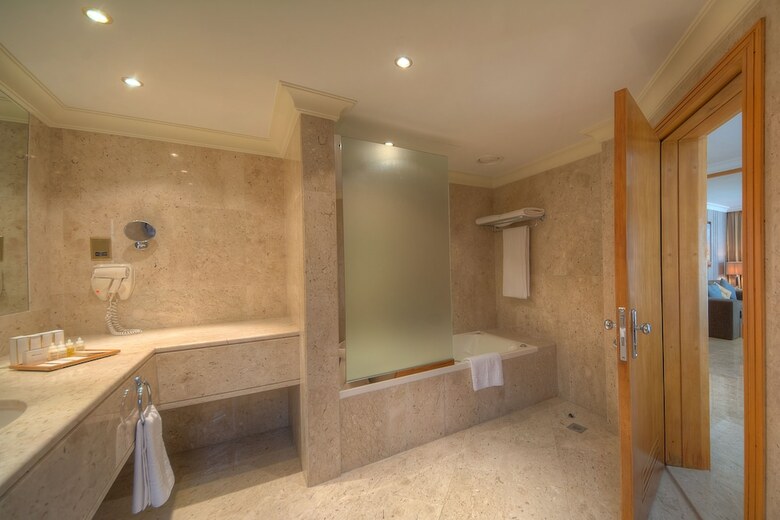 Hotel Dubai Marine Beach Resort & Spa