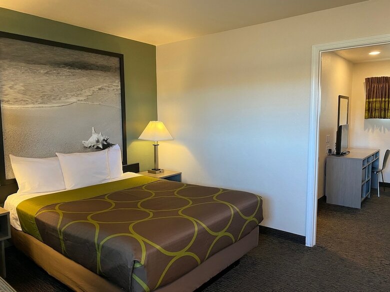 Motel Super 8 By Wyndham Monterey