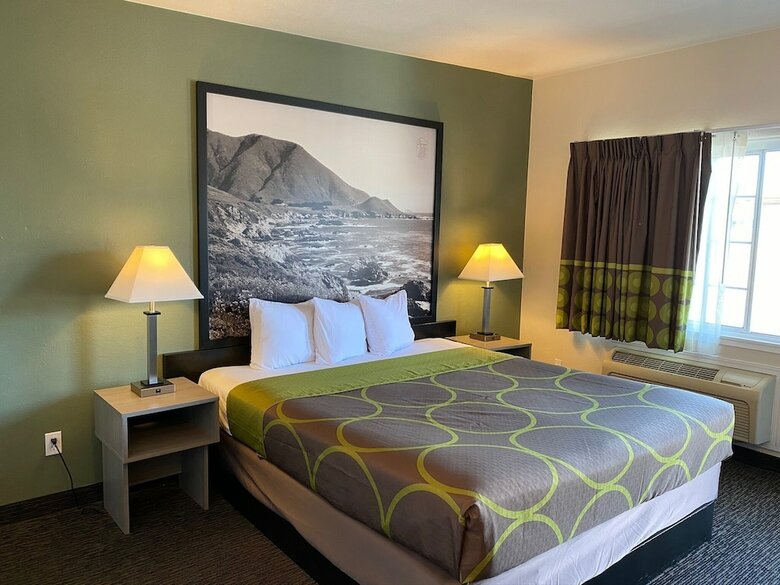 Motel Super 8 By Wyndham Monterey