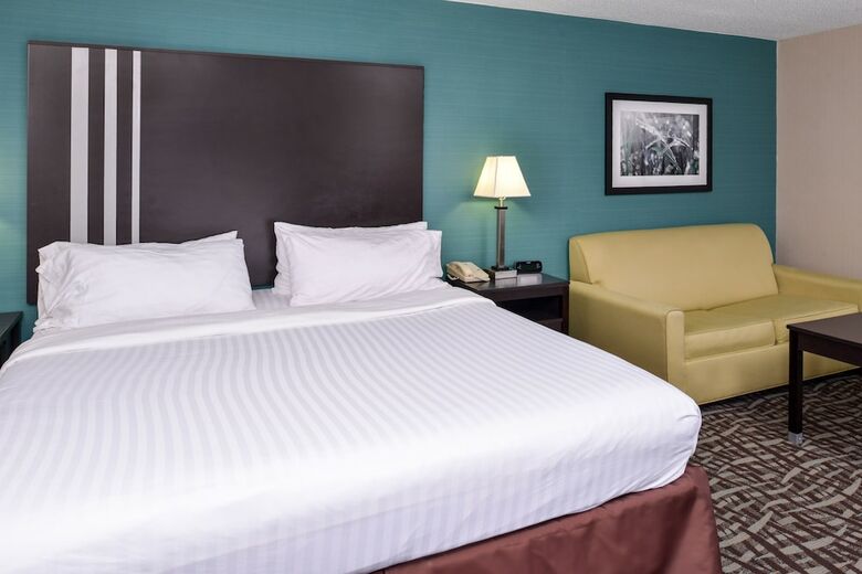 Hotel Holiday Inn Express & Suites North Lima