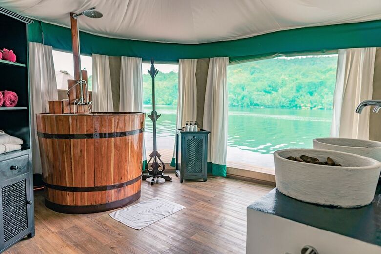 Hotel 4 Rivers Floating Lodge