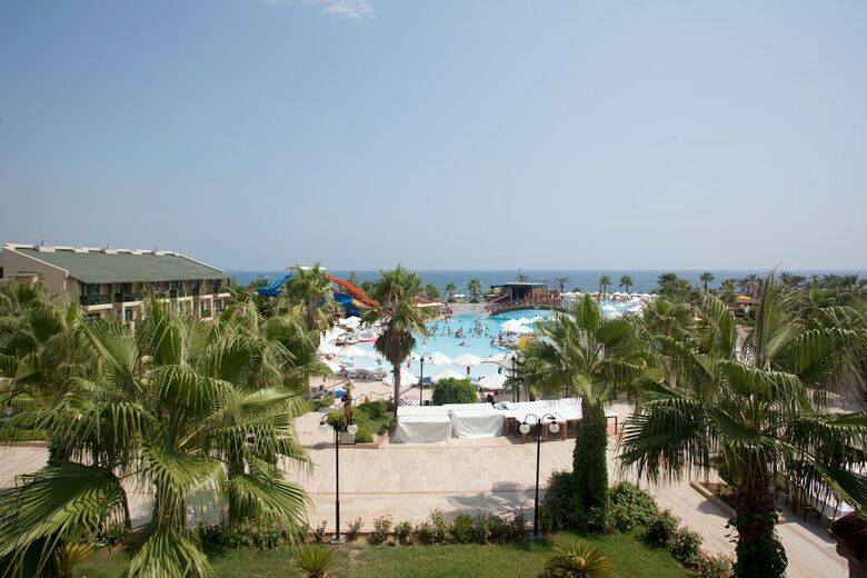 Oz Hotels ?ncekum Beach Resort