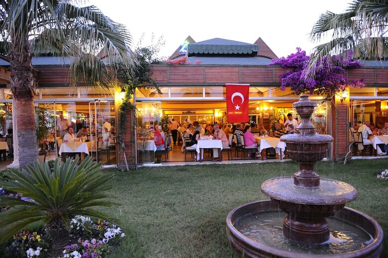 Oz Hotels ?ncekum Beach Resort