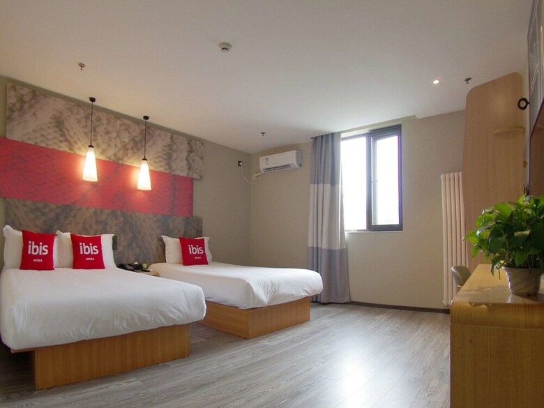 Ibis Beijing Tiantandongmen Metro Station Hotel