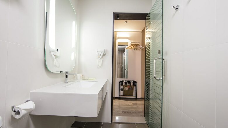 Ibis Beijing Tiantandongmen Metro Station Hotel