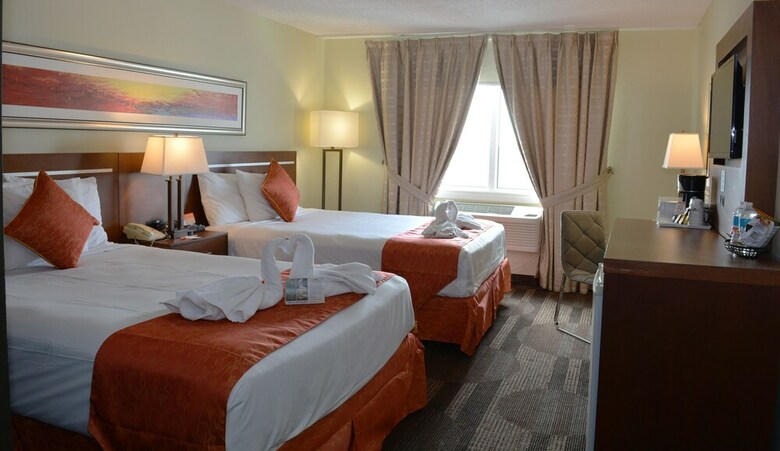 Howard Johnson Hotel By Wyndham Edmonton