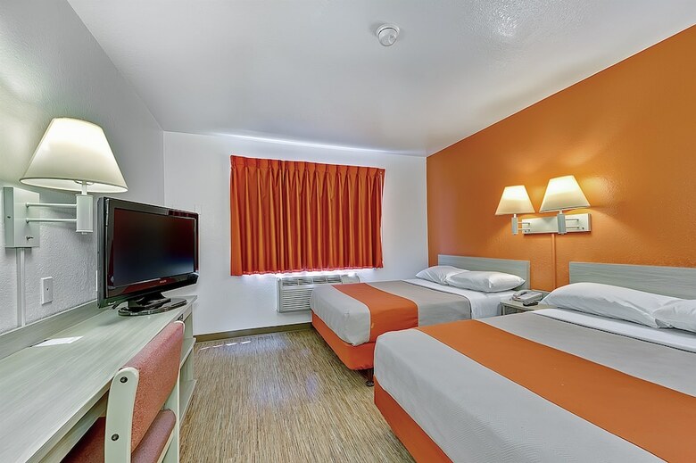 Motel 6 Chicago North - Glenview