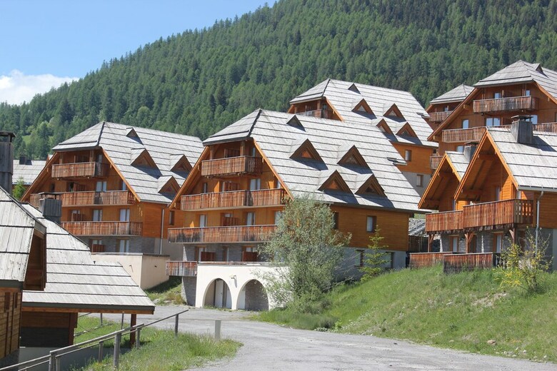 Hotel Praroustan By Actisource
