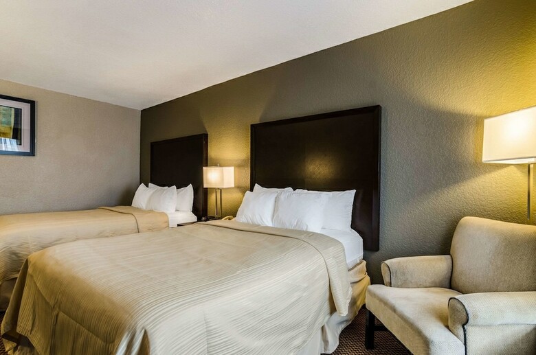 Hotel Quality Inn & Suites