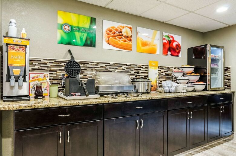 Hotel Quality Inn & Suites