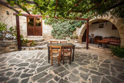 Posada Vasilias Nikoklis Inn