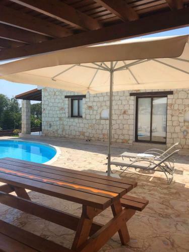Villa Afroditi House