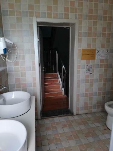 Tianjin Three Brothers Youth Hostel