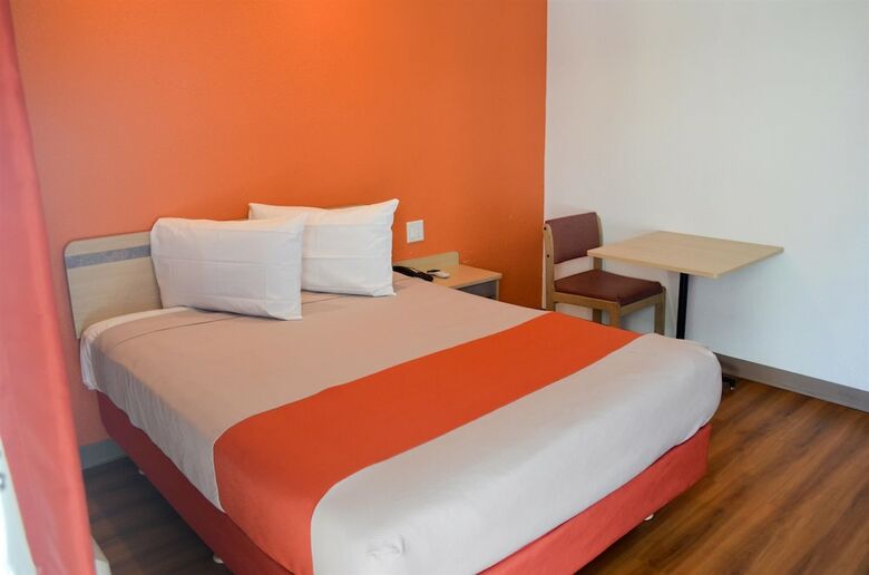 Motel 6 Lost Hills