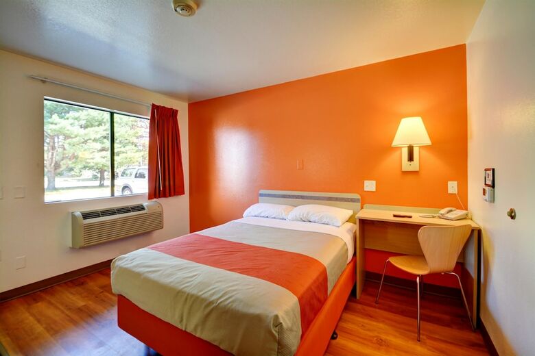 Motel 6 Windsor Locks, Ct - Hartford