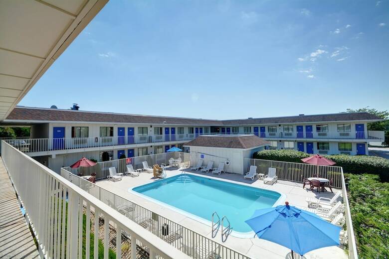 Motel 6 Windsor Locks, Ct - Hartford