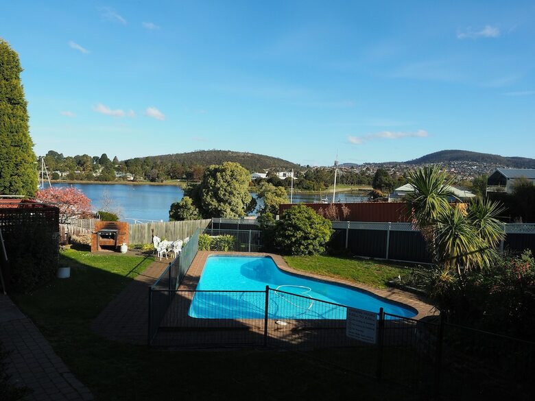 Waterfront Lodge Motel