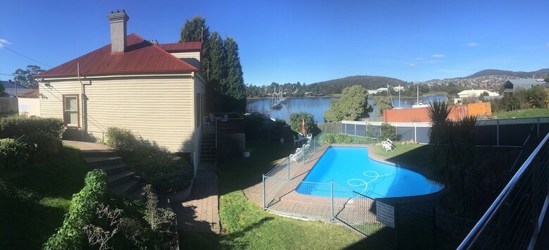 Waterfront Lodge Motel