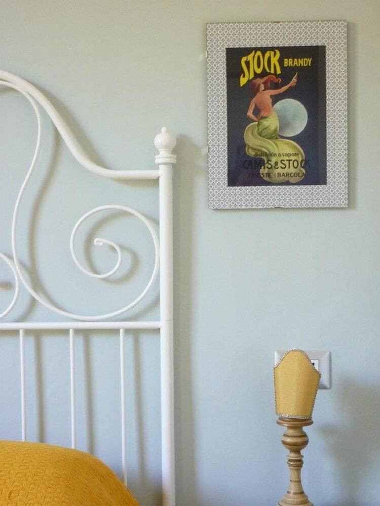 25 Rooms B&B