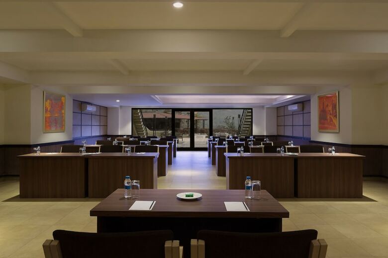 Hotel Aloha On The Ganges