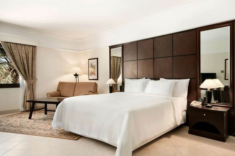 Radisson Blu Hotel & Resort, Al Ain