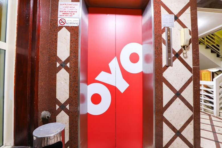 Oyo 353 Middle East Hotel