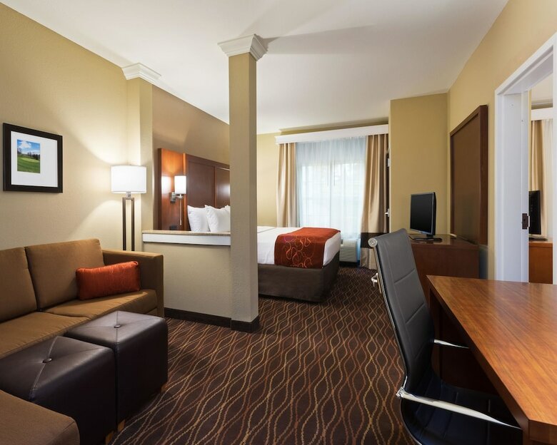 Hotel Comfort Suites