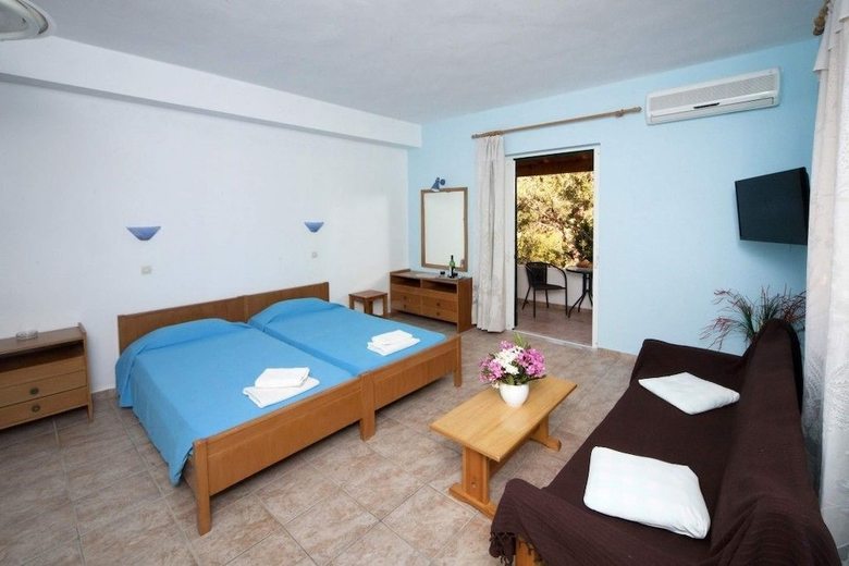 Aparthotel Crystal Blue Apartments