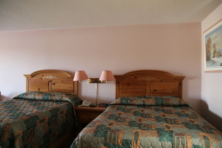 Motel Knights Inn Colonial Fireside Inn