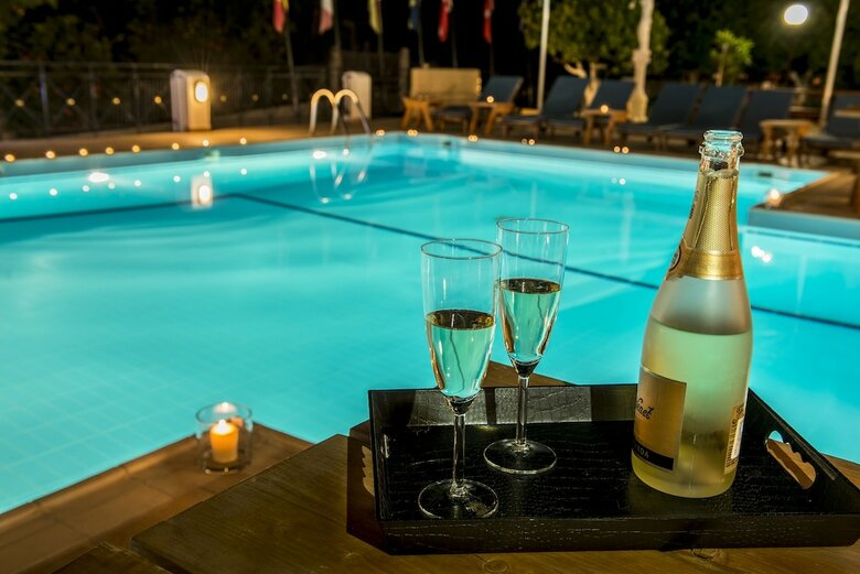 Aparthotel Kostis Villas