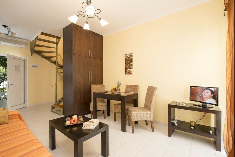Aparthotel Kostis Villas