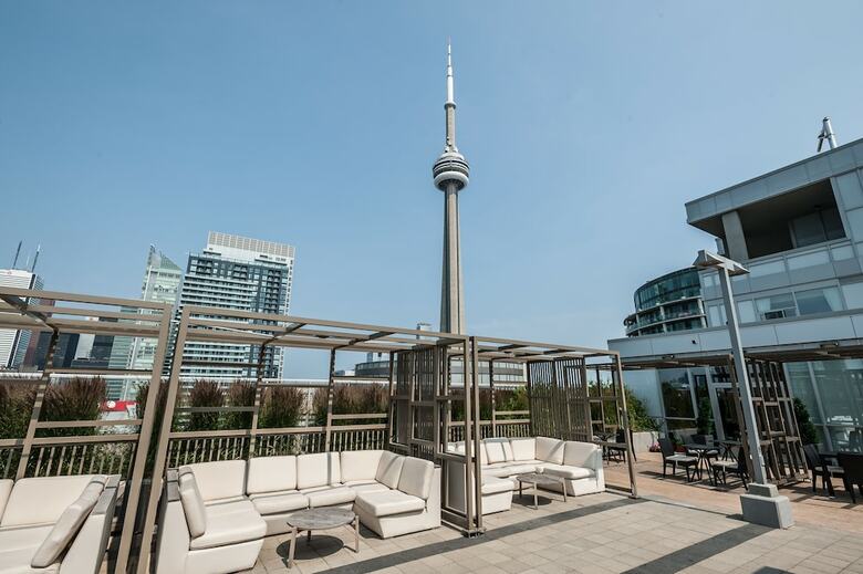 Life Suites - Front And Spadina