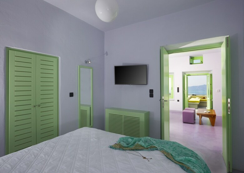 Hotel Caldera Edge Suites