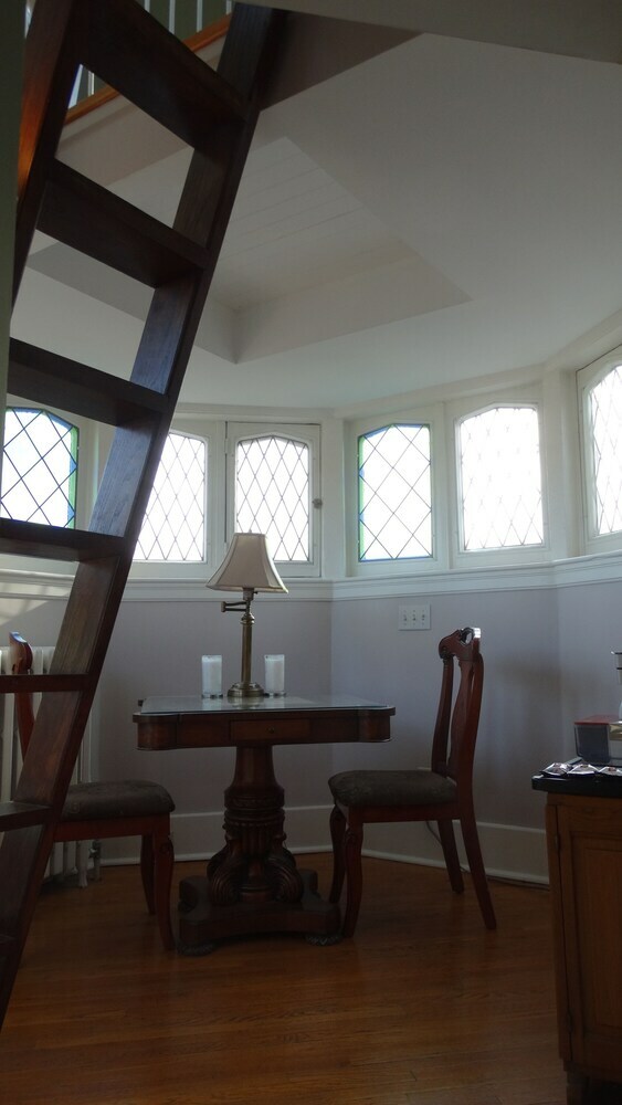 Bed & Breakfast Hochelaga Inn
