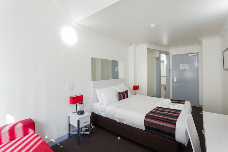 City Edge Brisbane Hotel