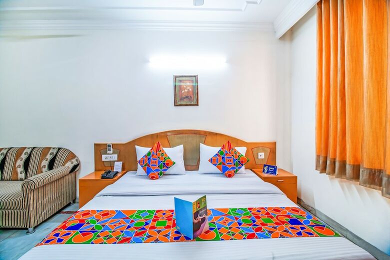 Fabhotel Ashu Palace