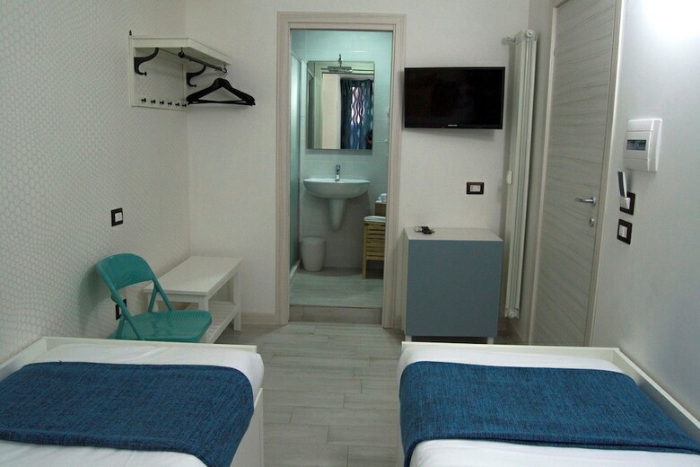 Hotel C'est La Vie Suites