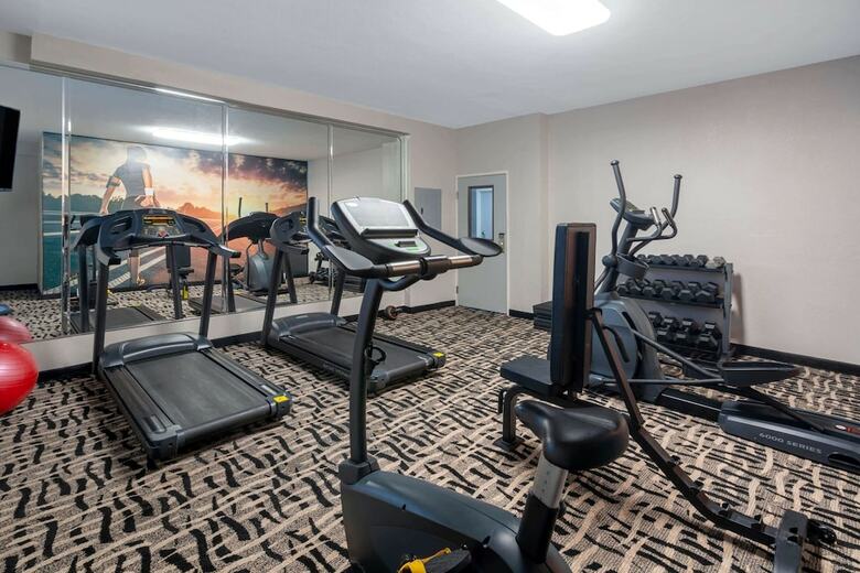 Motel Clarion Pointe