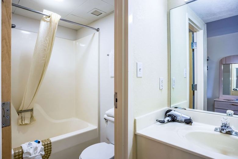 Hotel Rodeway Inn Branson, Brick House