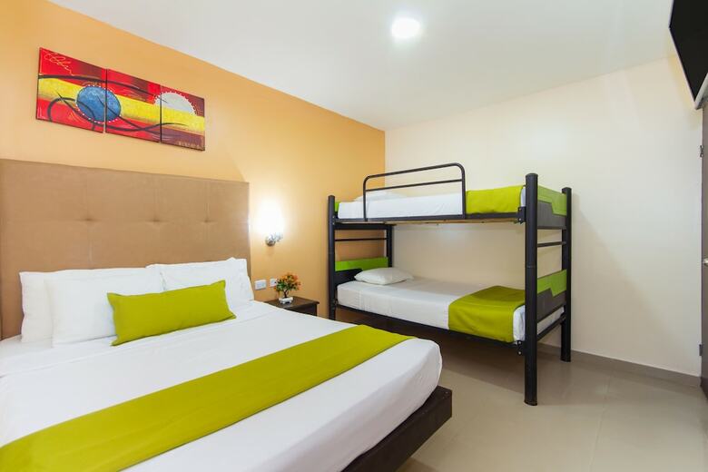Hotel Azuan Suites