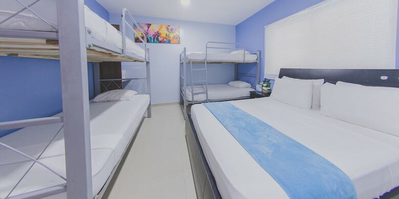 Hotel Azuan Suites