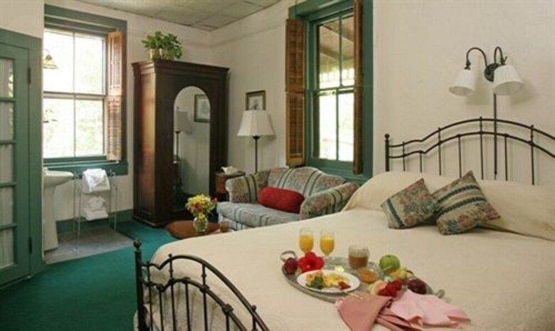 Bed & Breakfast St Francis Inn