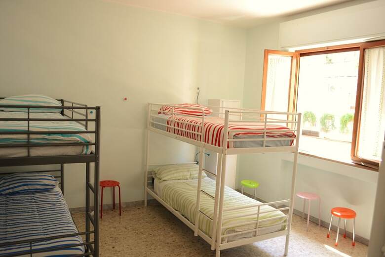 Hostal Olive Tree - Hostel