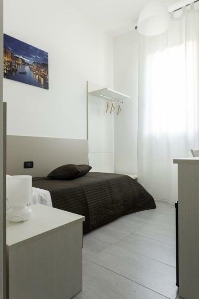 Easy Venice Room