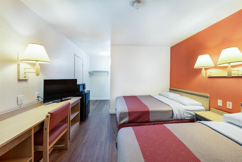 Motel 6 Greenville, Tx